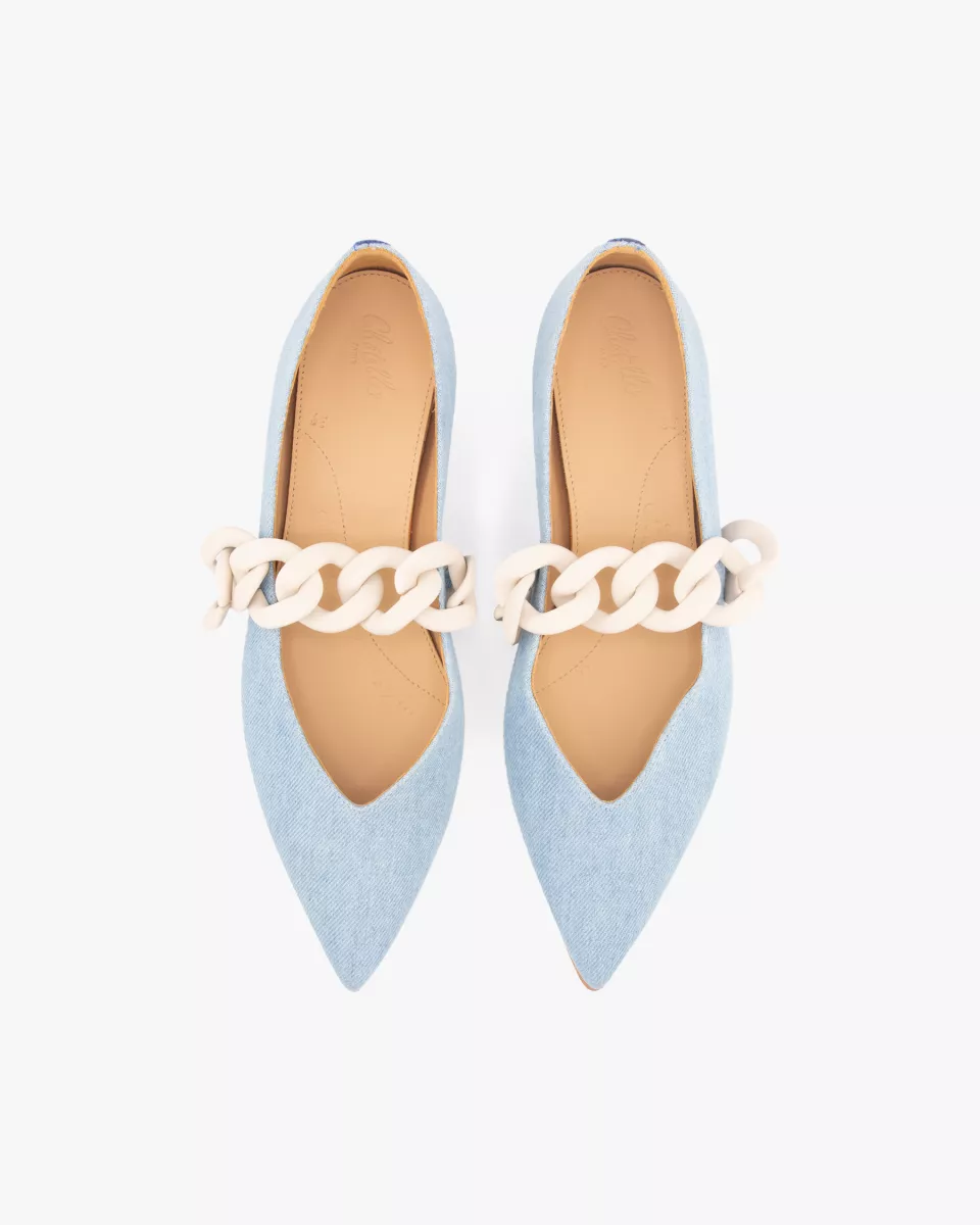 Light Denim pointy slippers with Cream chain