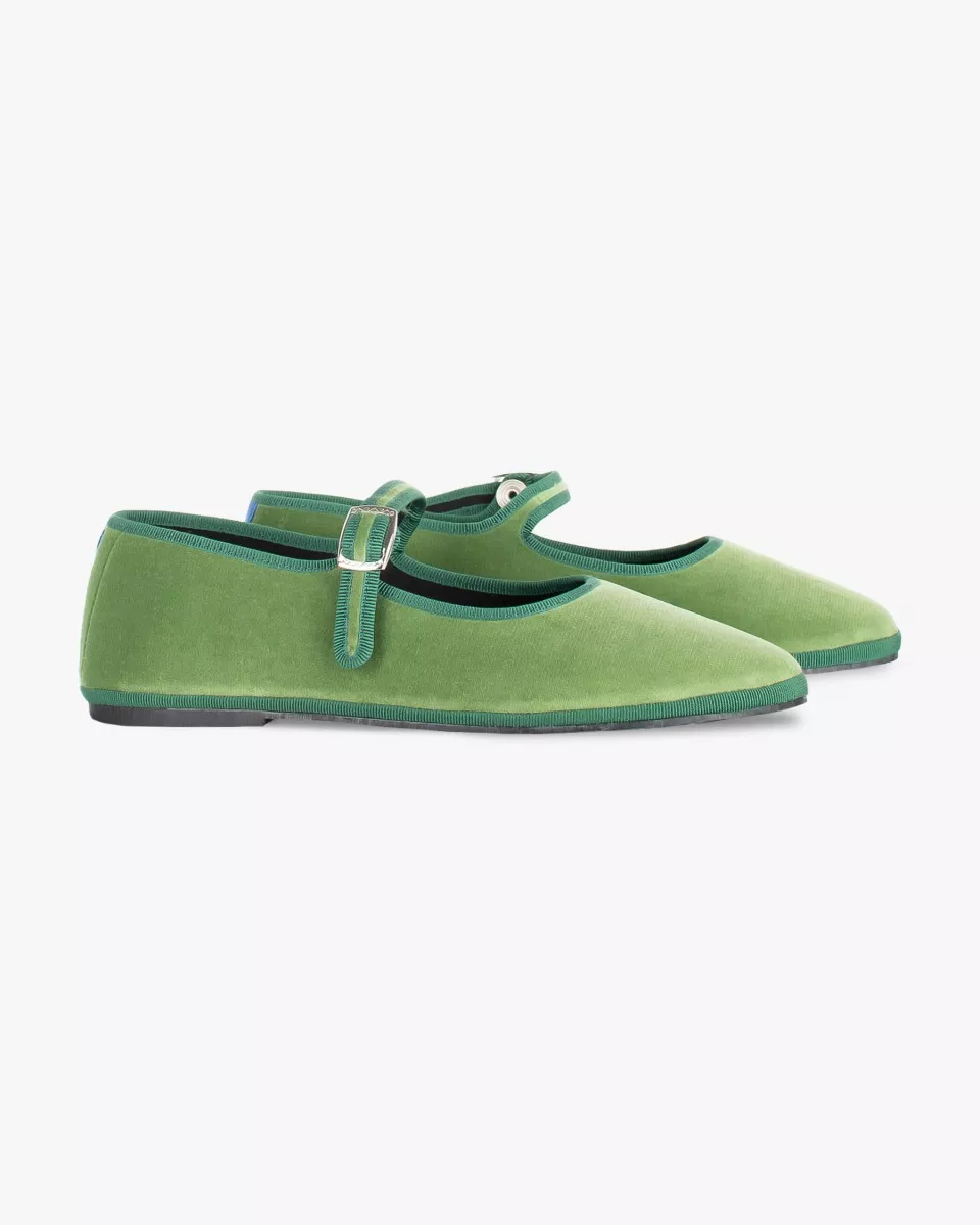 Mary Janes Furlanes in sage green velvet
entirely made by hand in Italy (Venice/Friuli)