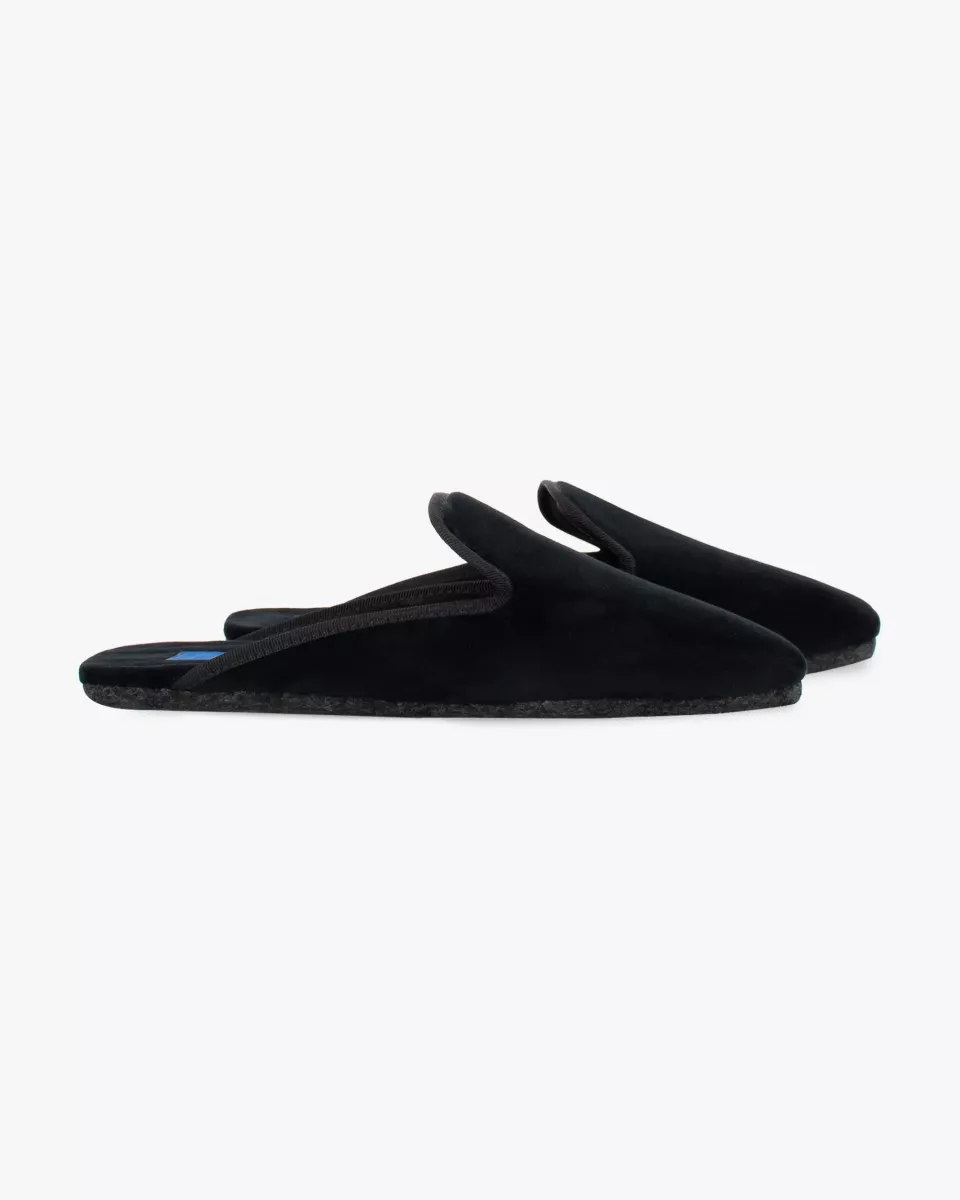 Indoor mule slippers in black velvet